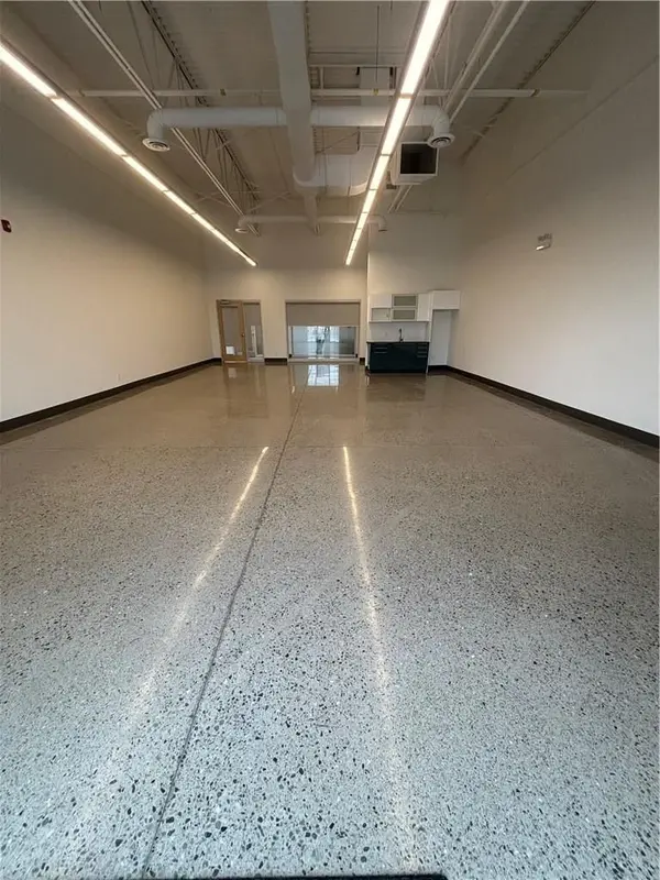 3325 Harvester RD #7, Burlington, ON L7N 3N2