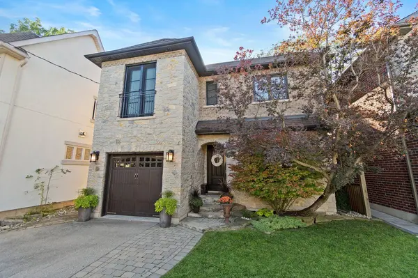 12 Elliott AVE, Toronto W08, ON M8X 2P8