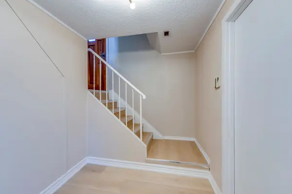 383 Wentworth ST #BSMT, Oakville, ON L6K 1X1