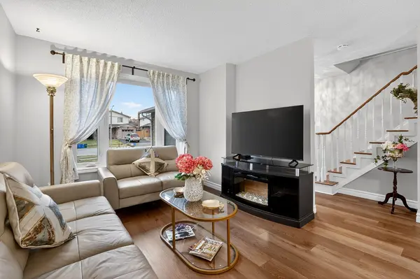 2451 Malcolm CRES, Burlington, ON L7P 3Y7