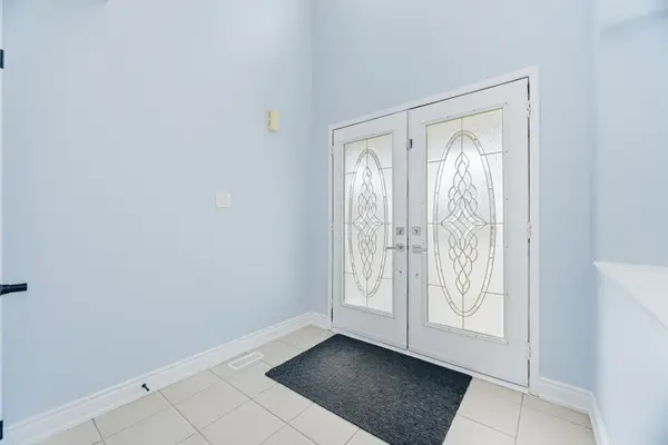 15 Heatherdale DR, Brampton, ON L7A 2H6