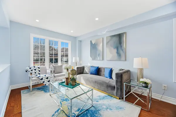 15 Heatherdale DR, Brampton, ON L7A 2H6