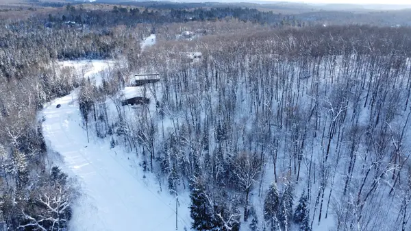 91 Granite DR, Huntsville, ON P1H 2N5