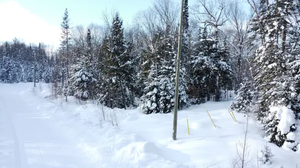 2 Foxwood CT, Huntsville, ON P1H 2N5