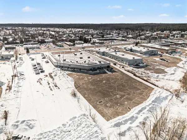 2175 Robertson RD, Bells Corners And South To Fallowfield, ON K2H 1C5