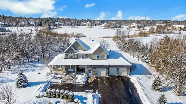 365 West Lake CIR, Carp - Huntley Ward, ON K0A 1L0