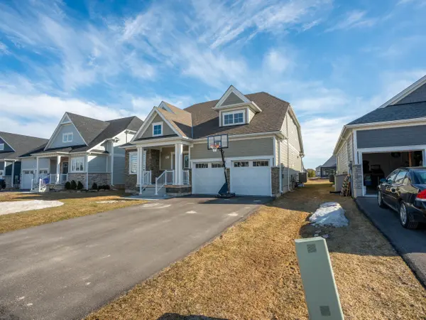 103 Laurens LN, Georgian Bluffs, ON N0H 1S0