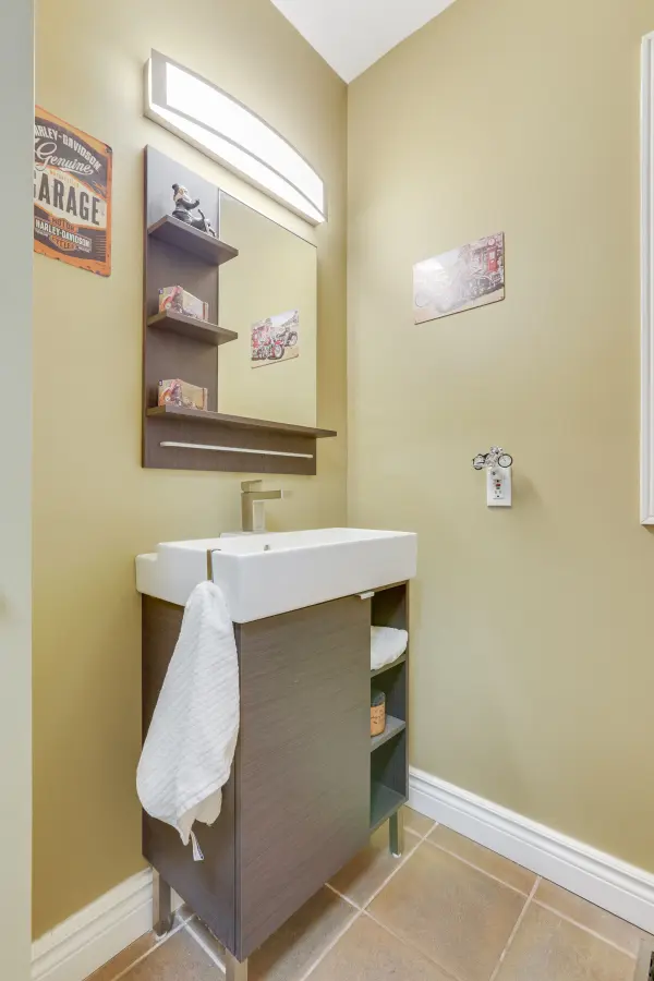 16916 Evelyn DR, Thames Centre, ON N0M 2P0