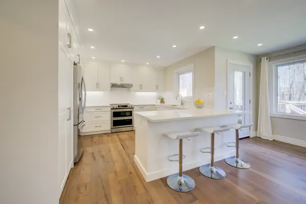 439 Northlake DR, Waterloo, ON N2V 1Y6