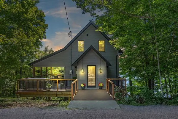 1005 MacDonald LN, Frontenac, ON K0H 2L0