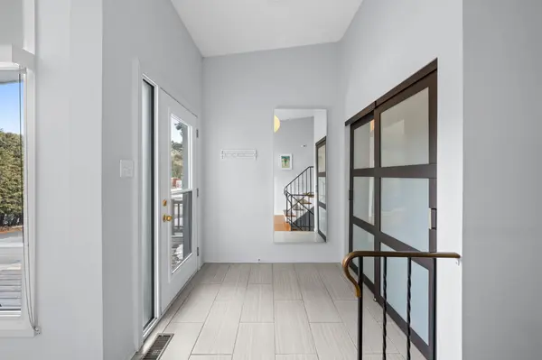 4 Alderbrook DR, South Of Baseline To Knoxdale, ON K2H 5W5