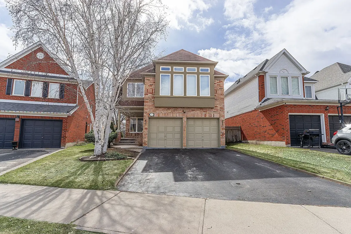37 Wetherburn DR, Whitby, ON L1P 1M7