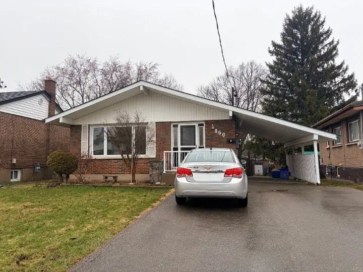 860 Florell DR #1, Oshawa, ON L1H 6W1