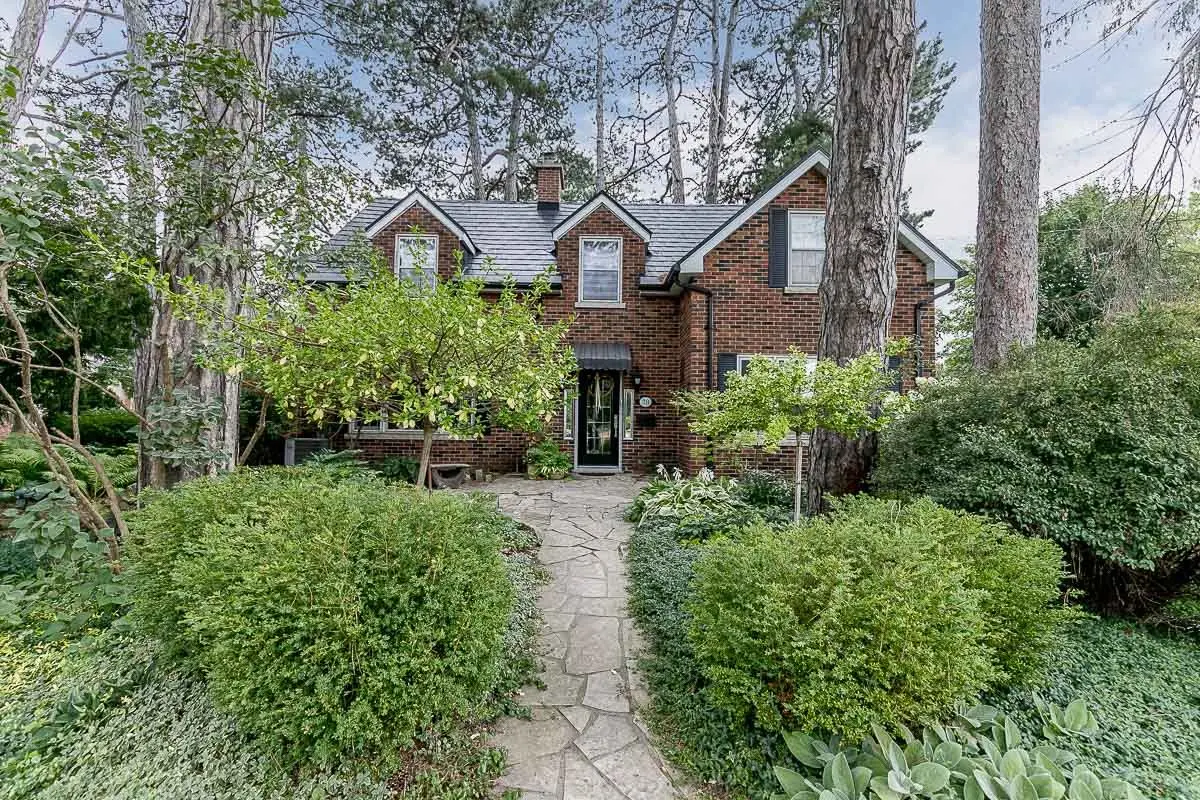 78 Wells ST, Aurora, ON L4G 1S9