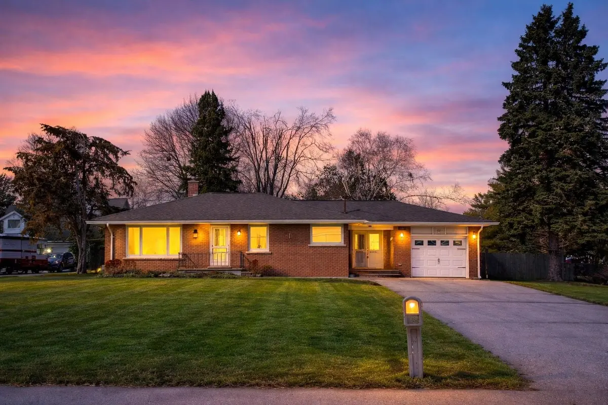 2088 Killarney Beach RD, Innisfil, ON L0L 1W0