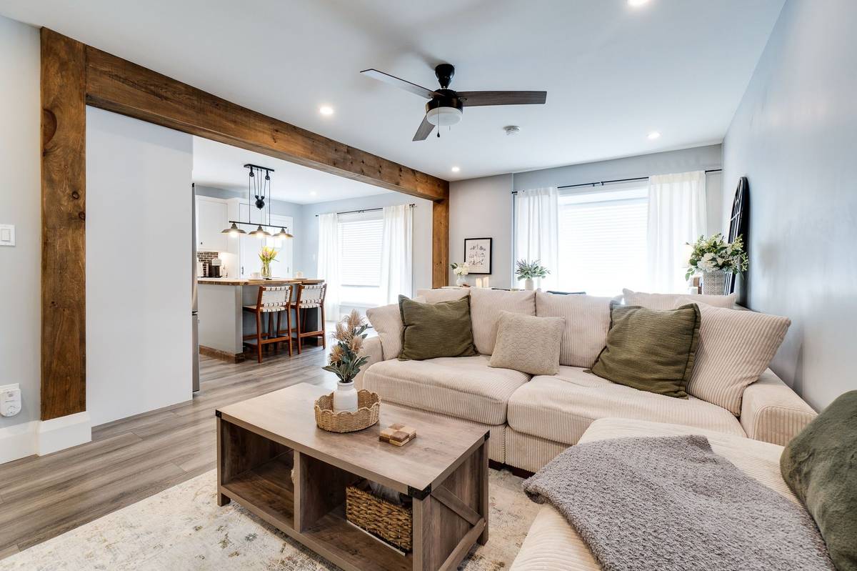 54 Blue Jay BLVD, Georgina, ON L0E 1N0