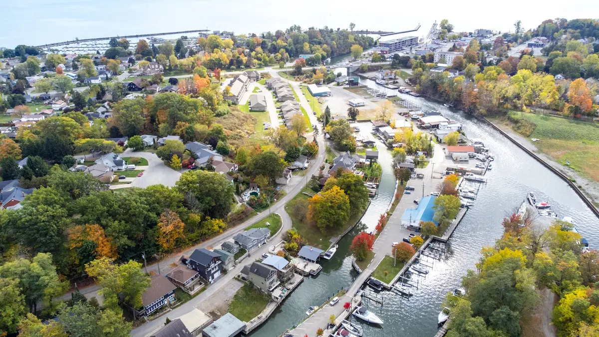 52 Grand ST, Norfolk, ON N0A 1N7