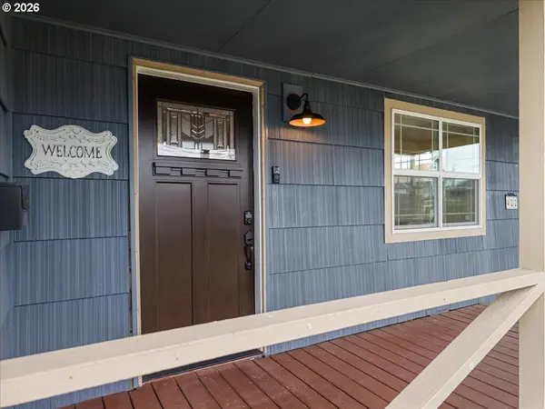 422 WILLAMETTE ST, Oregon City, OR 97045