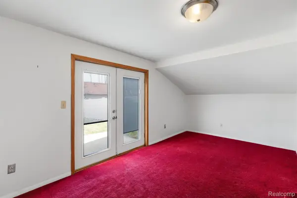 29436 Walnut ST, Flat Rock, MI 48134