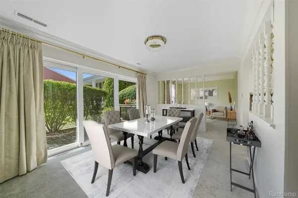 19710 W 13 Mile RD #108, Beverly Hills Village, MI 48025