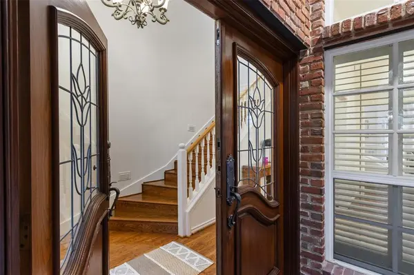 7 Queensview Court, Dallas, TX 75225