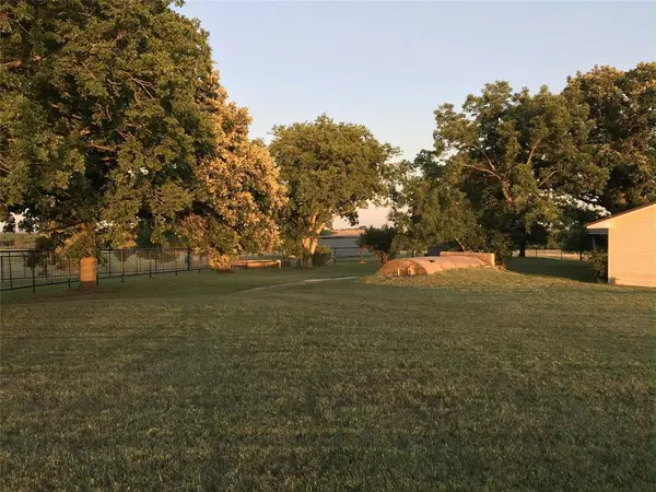 1332 County Road 423, Muenster, TX 76252