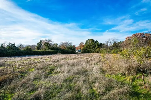 910 N Prairie Creek Road, Dallas, TX 75217