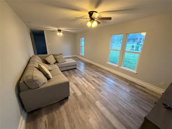 150 Ash Creek Court, Springtown, TX 76082