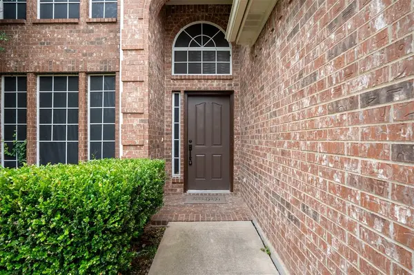 5841 Pearl Oyster Lane, Fort Worth, TX 76179