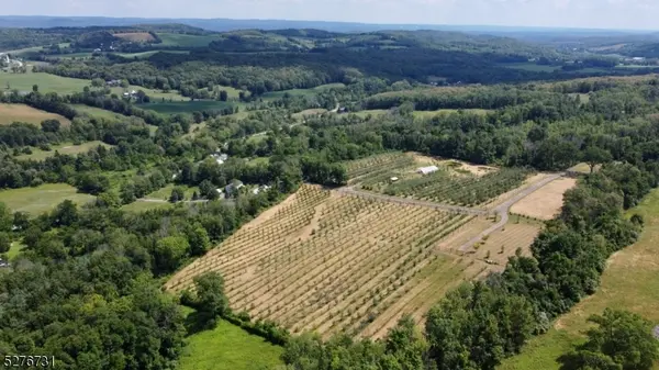 25 Clove Rd, Wantage Twp., NJ 07461