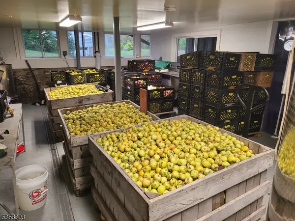 25 Clove Rd, Wantage Twp., NJ 07461