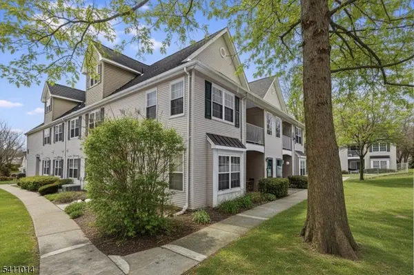 240 Cambridge Ct, Clifton City, NJ 07014