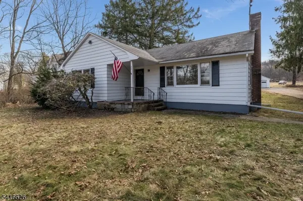 49 Valley Rd, Hampton Boro, NJ 08827