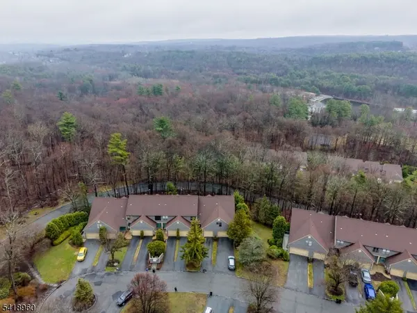 44 Manchester Ln #F, West Milford Twp., NJ 07480