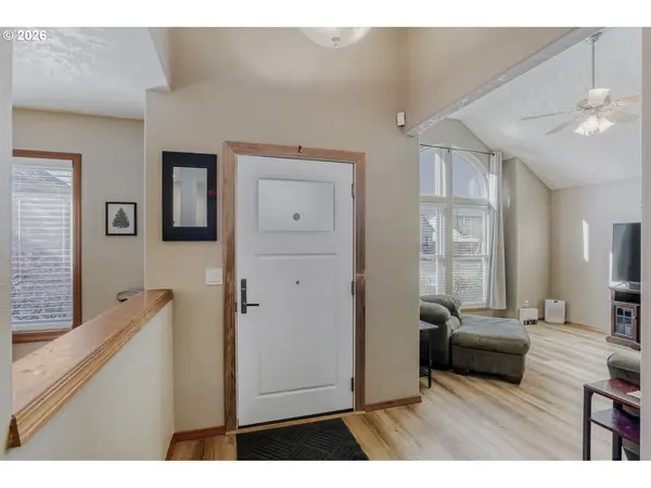 1716 SE 10TH PL, Canby, OR 97013