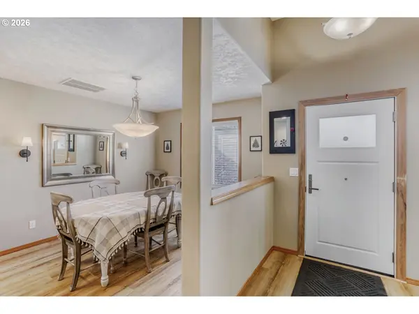 1716 SE 10TH PL, Canby, OR 97013