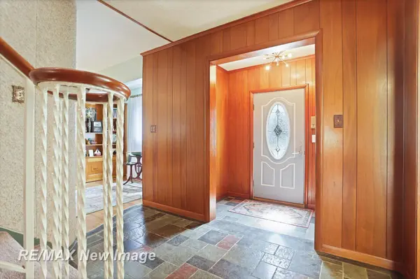 2309 Nurmi DR, Bay City, MI 48708