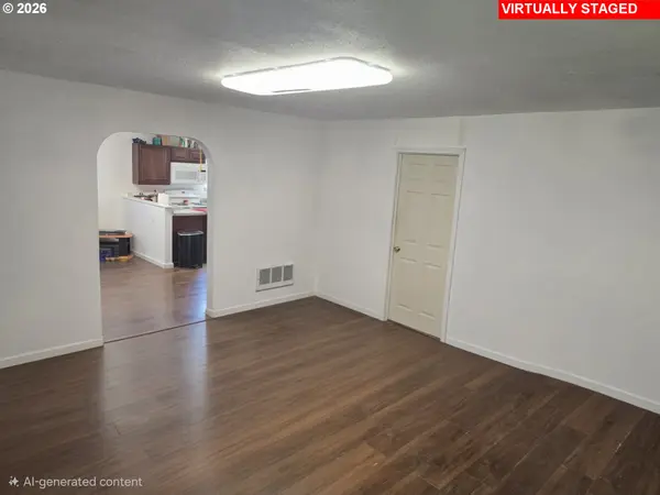 2137 CASTLE AVE, Roseburg, OR 97471