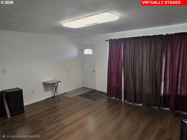 2137 CASTLE AVE, Roseburg, OR 97471