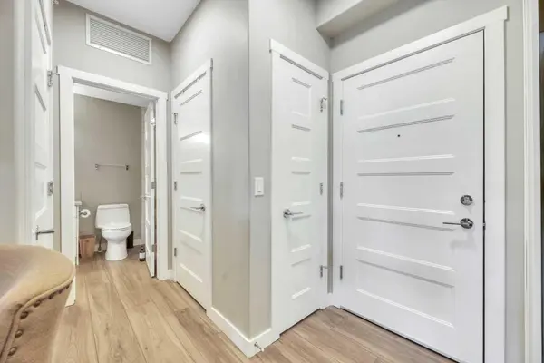 55 Wolf Hollow CRES SE #415, Calgary, AB T2X 5K9