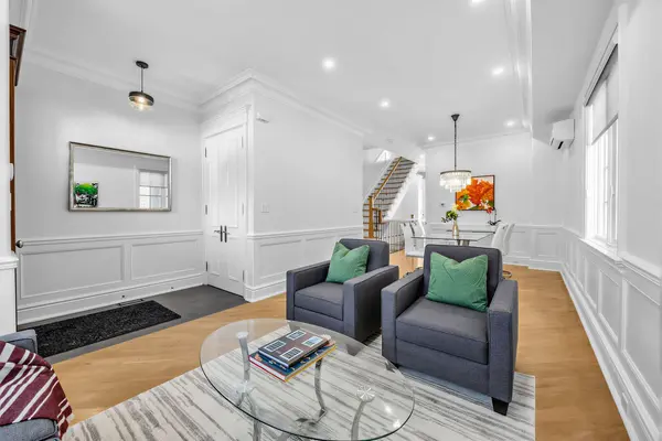 55 Lonsdale RD, Toronto C02, ON M4W 1W4