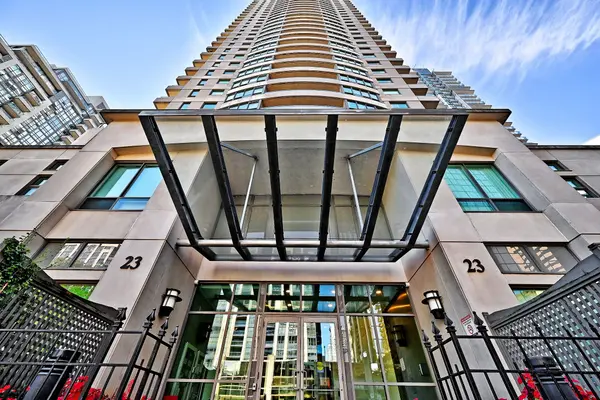 23 Hollywood AVE #Ph 202, Toronto C14, ON M2N 7L8