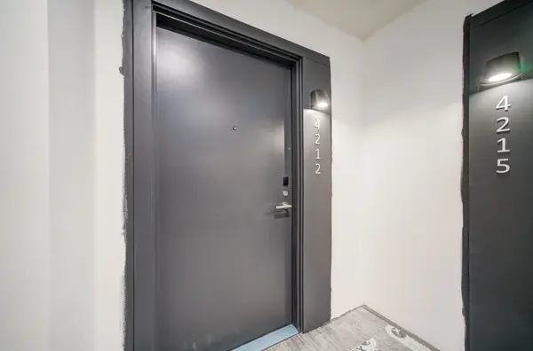 180 Front ST E #4212, Toronto C08, ON M5A 0A9