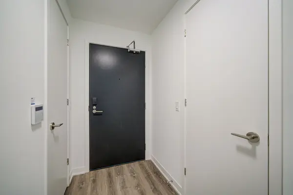 180 Front ST E #4212, Toronto C08, ON M5A 0A9