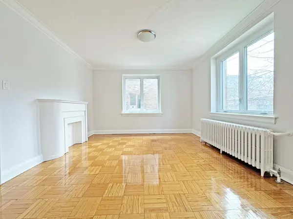 396 Avenue RD #320, Toronto C02, ON M4V 2H5