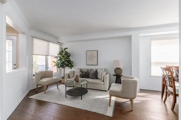 37 Wetherburn DR, Whitby, ON L1P 1M7