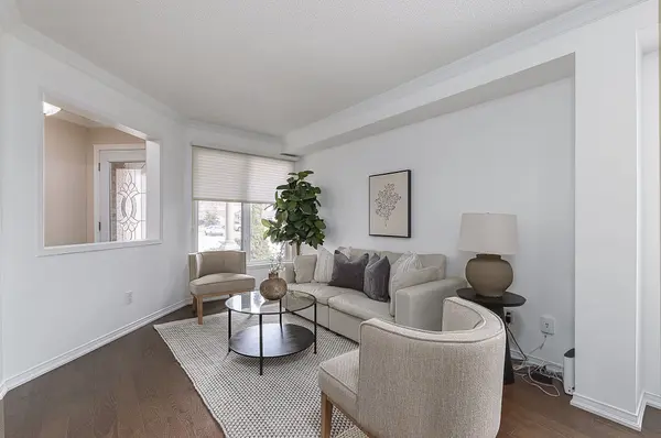 37 Wetherburn DR, Whitby, ON L1P 1M7