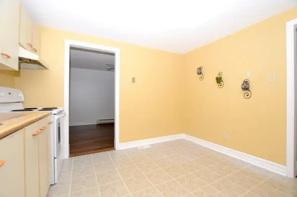 18 Maple Leaf TER, Innisfil, ON L0L 1L0