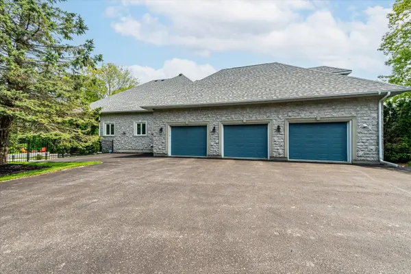 12 Deer RUN, Uxbridge, ON L9P 0K9
