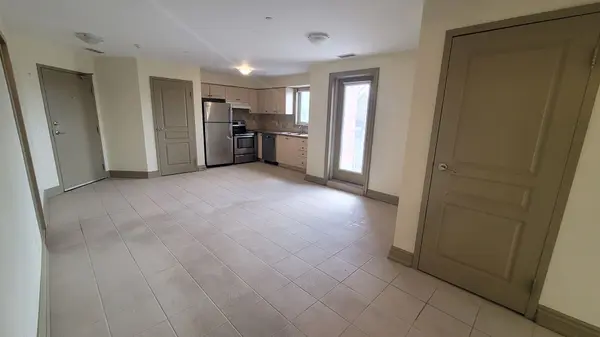 15565 Yonge ST #301, Aurora, ON L4G 1P3